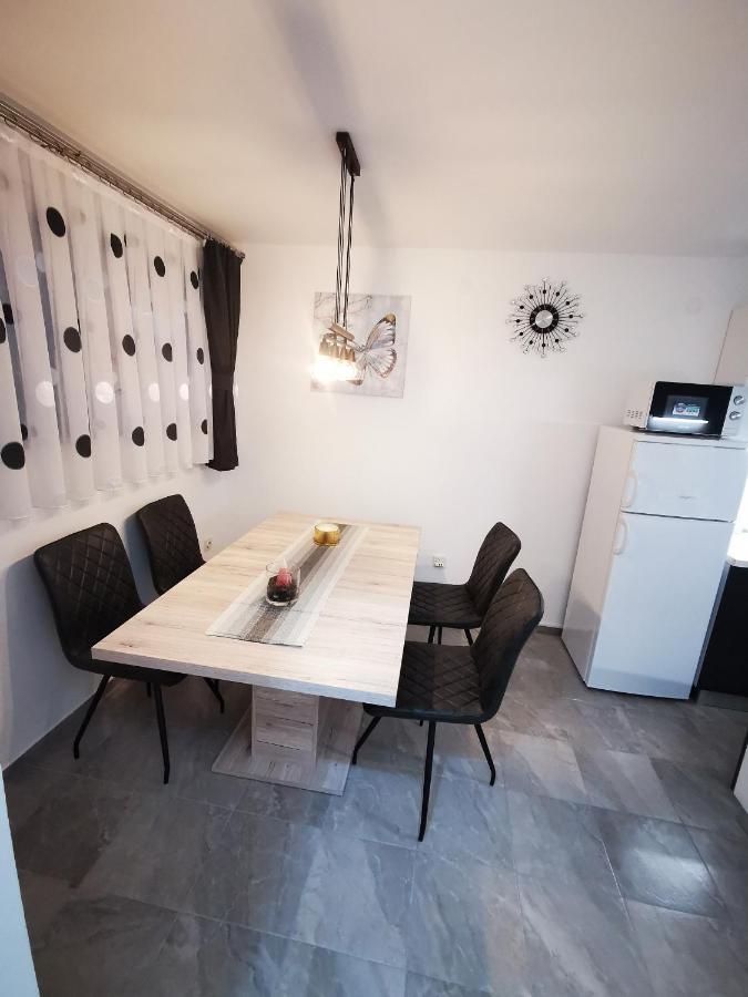 Ema Studio Apartman Karlovac Extérieur photo