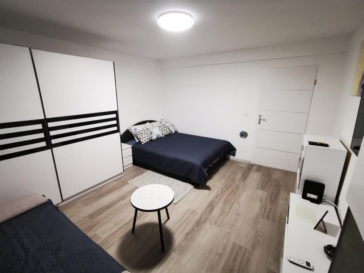 Ema Studio Apartman Karlovac Extérieur photo